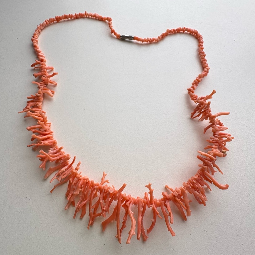 Natural Pink Coral Branch Tendril Necklace Mid Century Modern - Picture 6 of 13